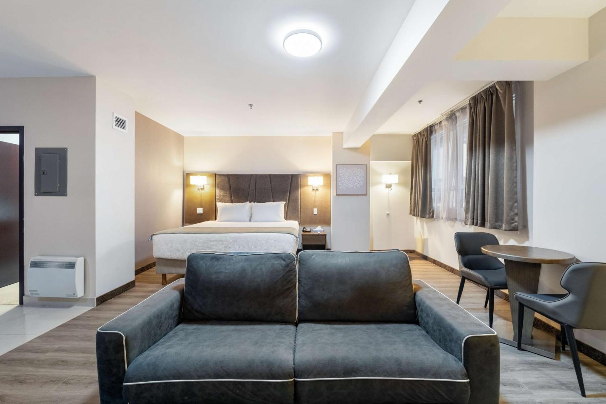 Metropolitan, Bw Signature Collection Hotel 4*